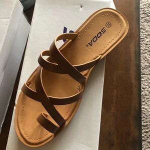 Soda sandals size 10